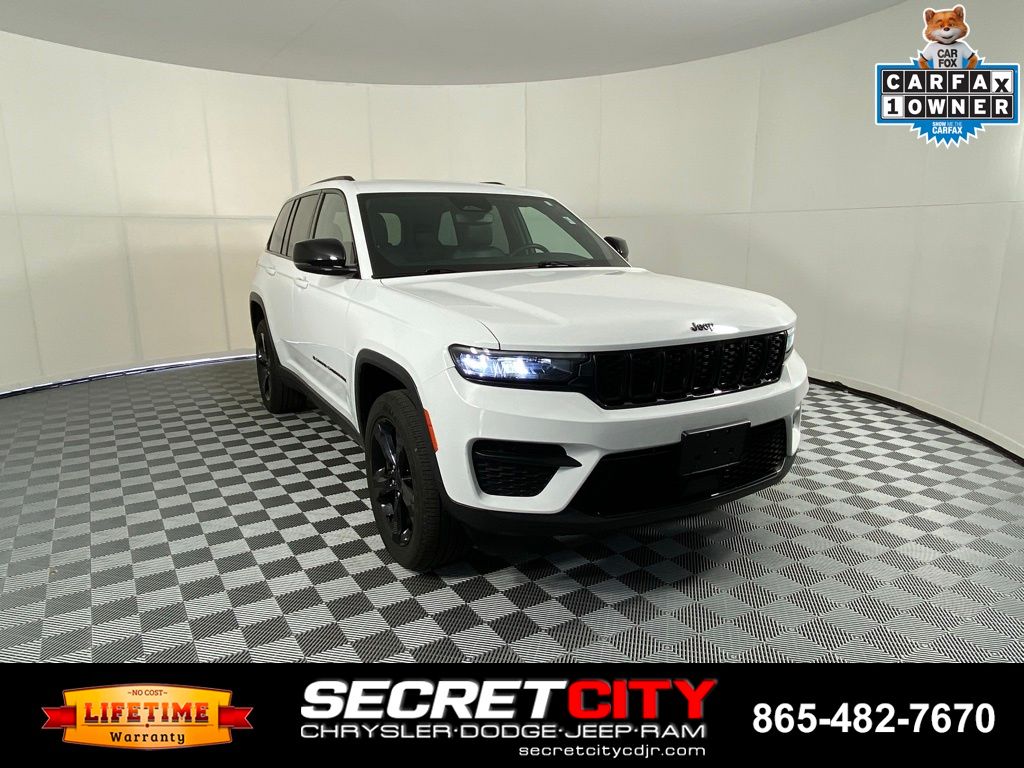 2023 Jeep Grand Cherokee Altitude X 4x4's photo