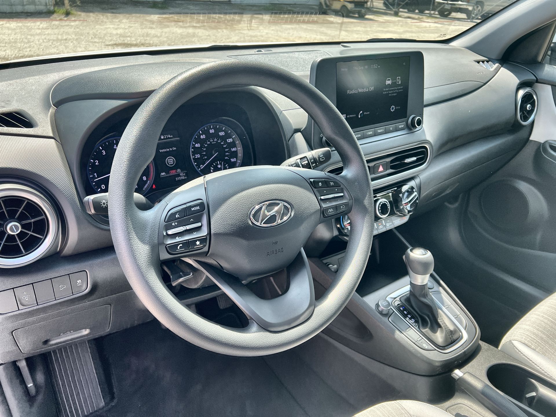 2023 Hyundai Kona SEL photo 2