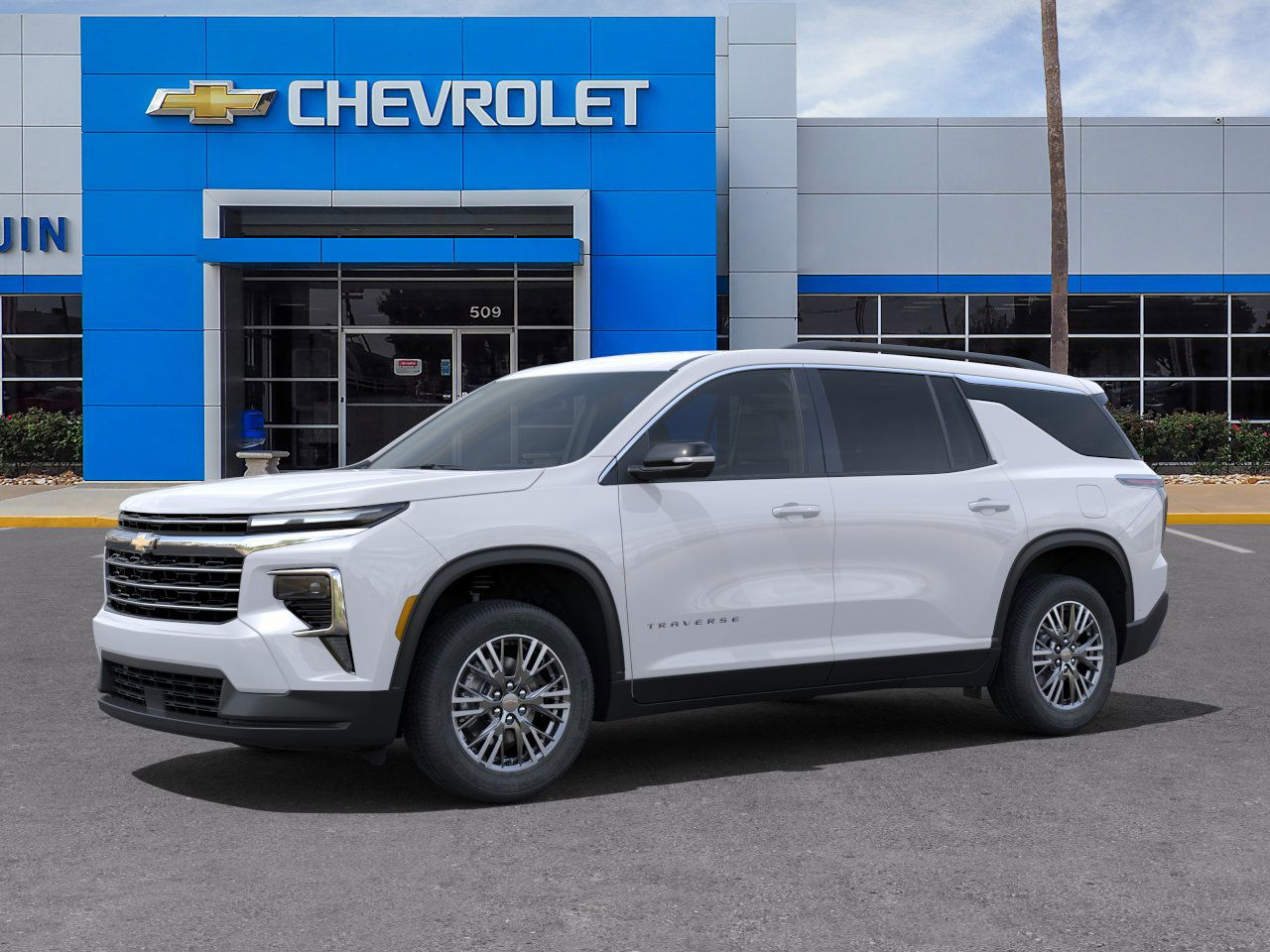2025 Chevrolet Traverse photo 2