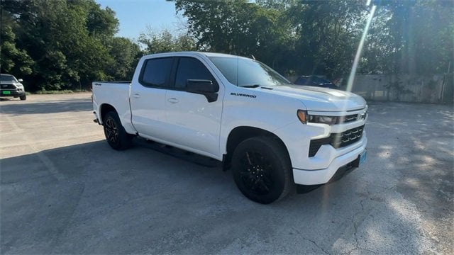 Used 2023 Chevrolet Silverado 1500 RST with VIN 1GCUDEE8XPZ113722 for sale in Seguin, TX