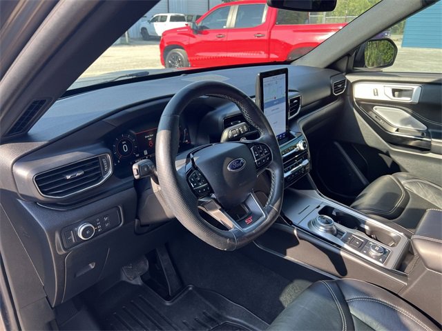 2021 Ford Explorer ST photo 2