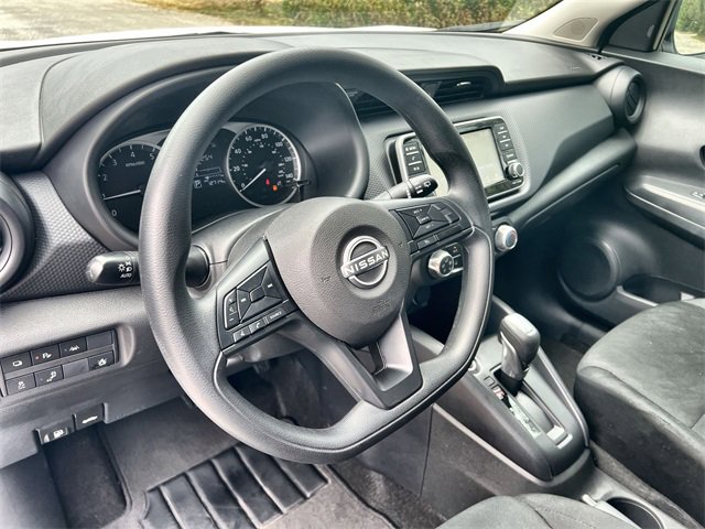 2024 Nissan Kicks S photo 3