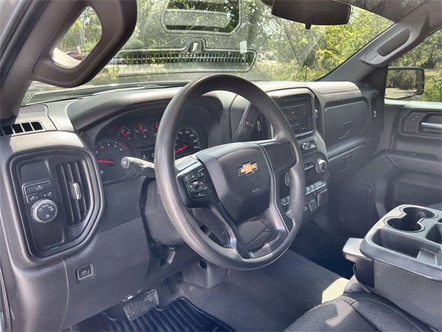 2023 Chevrolet Silverado 1500 Custom photo 2