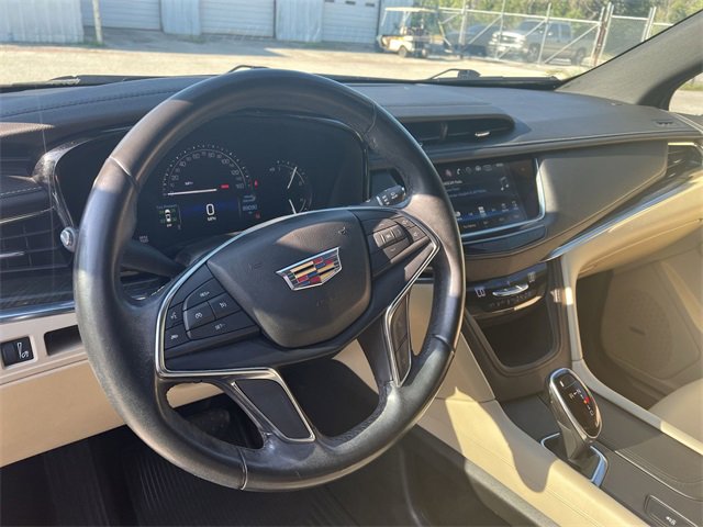 2019 Cadillac XT5 photo 2