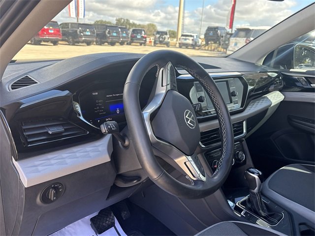 2024 Volkswagen Taos S photo 2