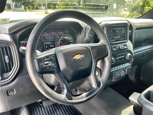 2023 Chevrolet Silverado 1500 Custom photo 3