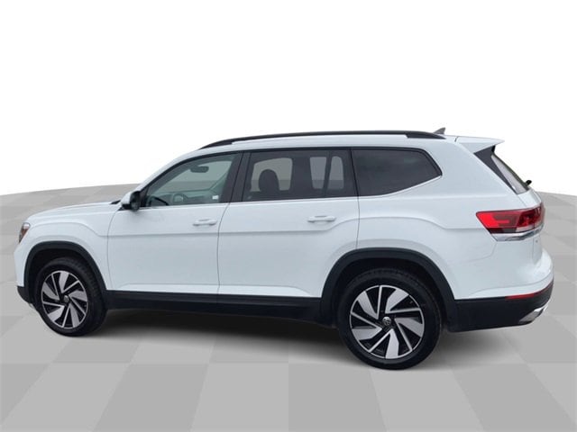 Used 2024 Volkswagen Atlas SE w/Tech with VIN 1V2WR2CA0RC506678 for sale in Seguin, TX