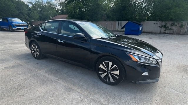 Used 2022 Nissan Altima SV with VIN 1N4BL4DV0NN404686 for sale in Seguin, TX