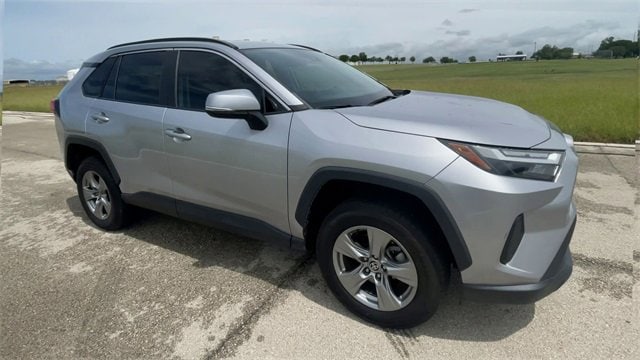 Used 2022 Toyota RAV4 XLE with VIN 2T3W1RFV1NC180060 for sale in Seguin, TX