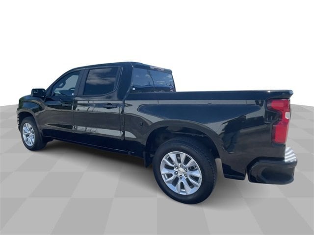 Used 2021 Chevrolet Silverado 1500 Custom with VIN 3GCPWBEKXMG255176 for sale in Seguin, TX