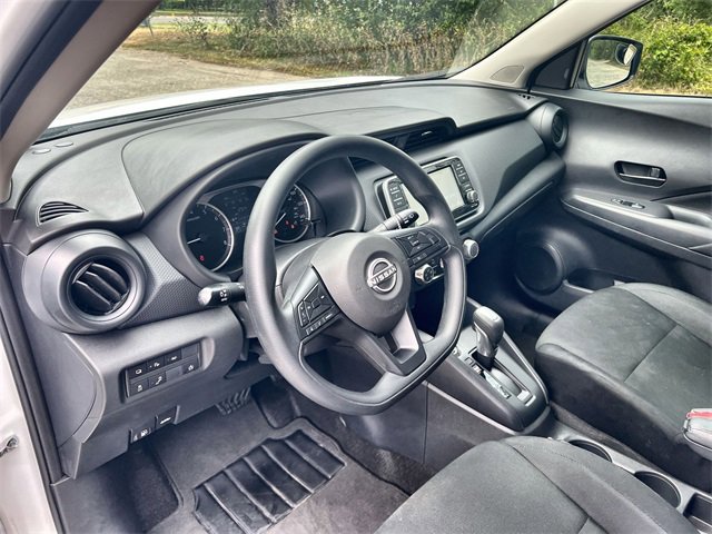2024 Nissan Kicks S photo 2