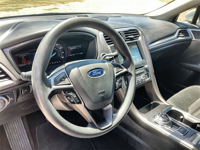 2018 Ford Fusion SE photo 3