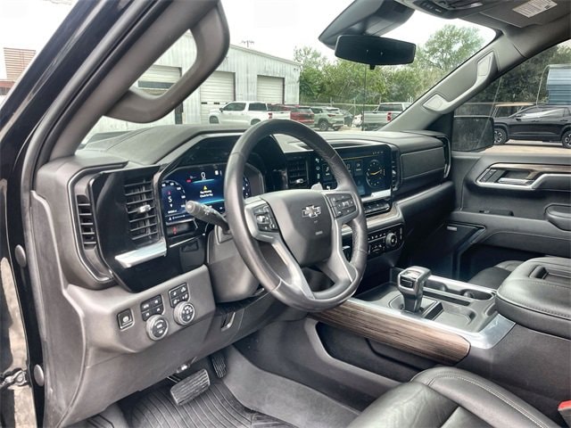 Used 2022 Chevrolet Silverado 1500 LT Trail Boss with VIN 3GCUDFET0NG659582 for sale in Seguin, TX
