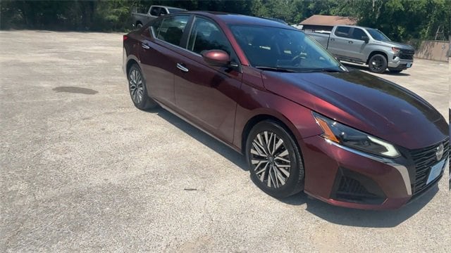 Used 2023 Nissan Altima SV with VIN 1N4BL4DV1PN326695 for sale in Seguin, TX