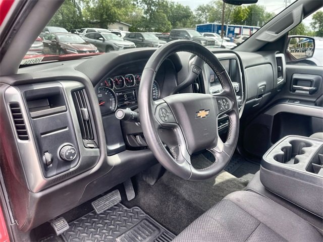 Used 2018 Chevrolet Silverado 1500 LT with VIN 1GCRCREC1JZ297072 for sale in Seguin, TX