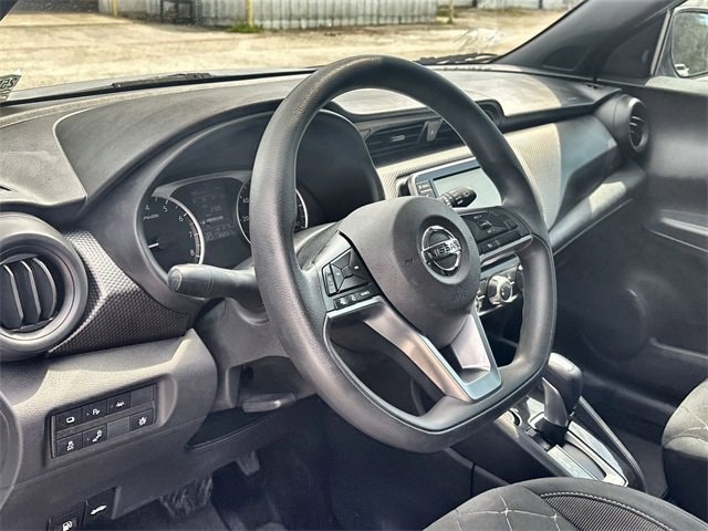Used 2020 Nissan Kicks S with VIN 3N1CP5BVXLL547429 for sale in Seguin, TX