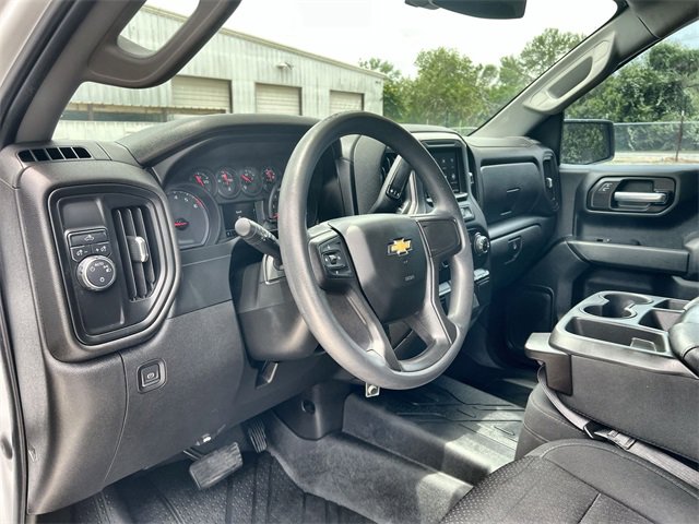 2021 Chevrolet Silverado 1500 Custom photo 2