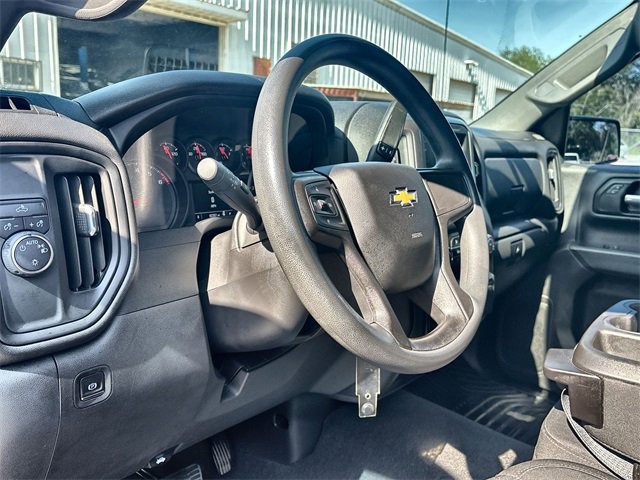 Used 2021 Chevrolet Silverado 1500 Custom with VIN 3GCPWBEH3MG174668 for sale in Seguin, TX