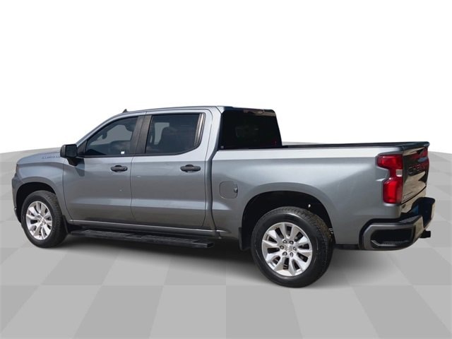 Used 2022 Chevrolet Silverado 1500 Limited Custom with VIN 1GCPWBEKXNZ186796 for sale in Seguin, TX