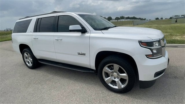 Used 2017 Chevrolet Suburban LT with VIN 1GNSCHKC9HR406055 for sale in Seguin, TX