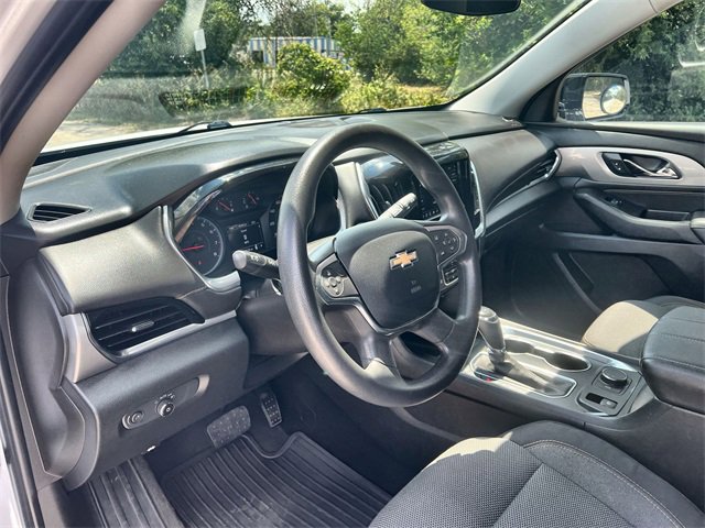 2020 Chevrolet Traverse LS photo 2
