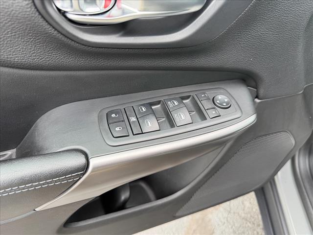 2019 Jeep Cherokee Latitude Plus - Photo 16