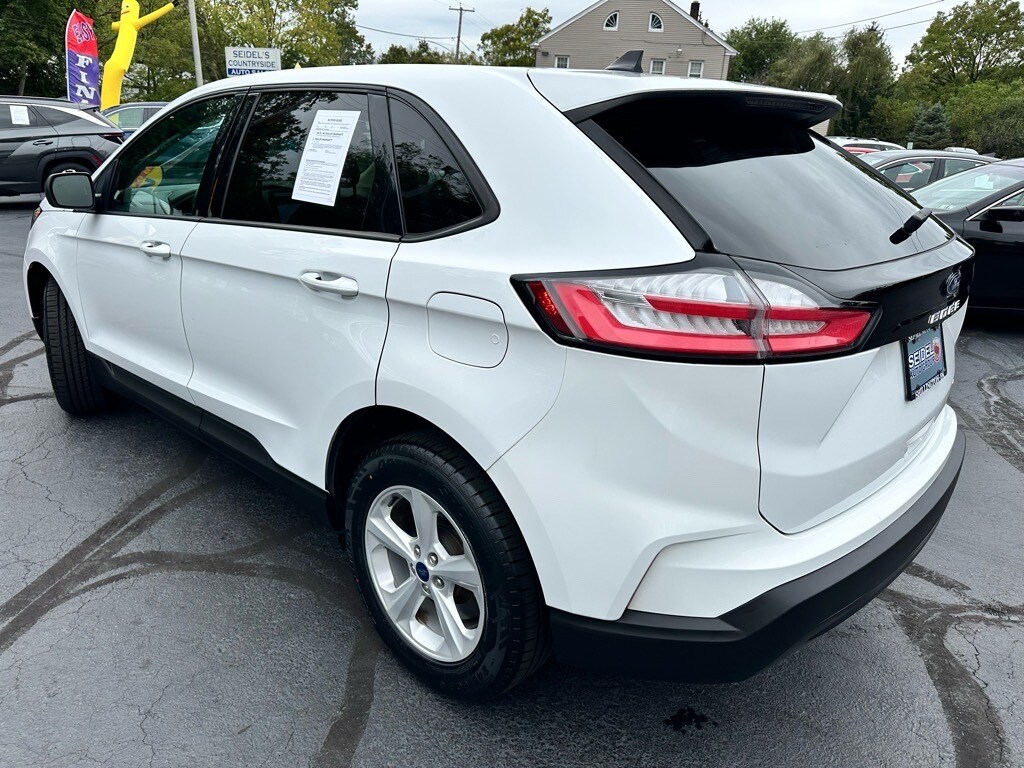 2022 Ford Edge SE photo 3