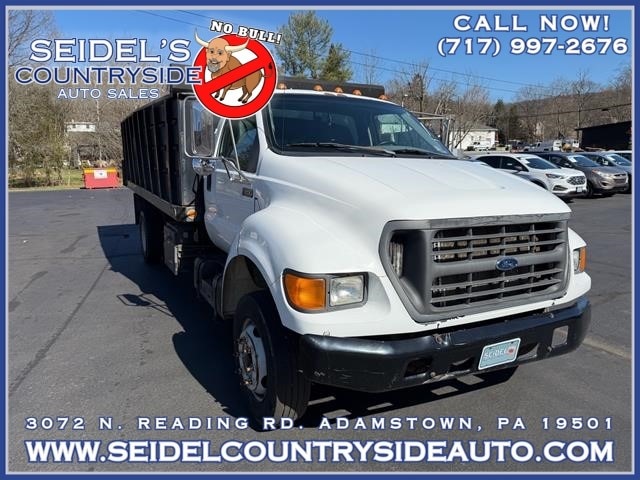 2001 Ford F-650's photo