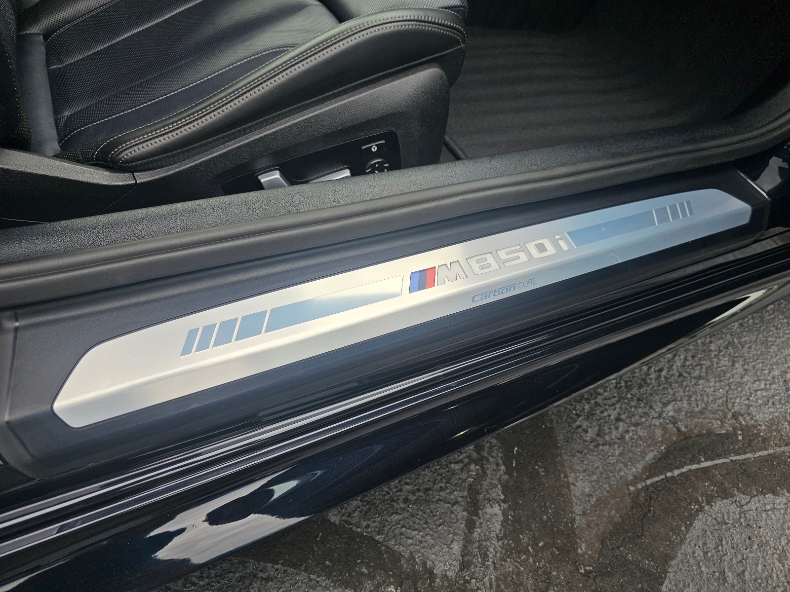 2022 BMW 8 Series M850i - Photo 14