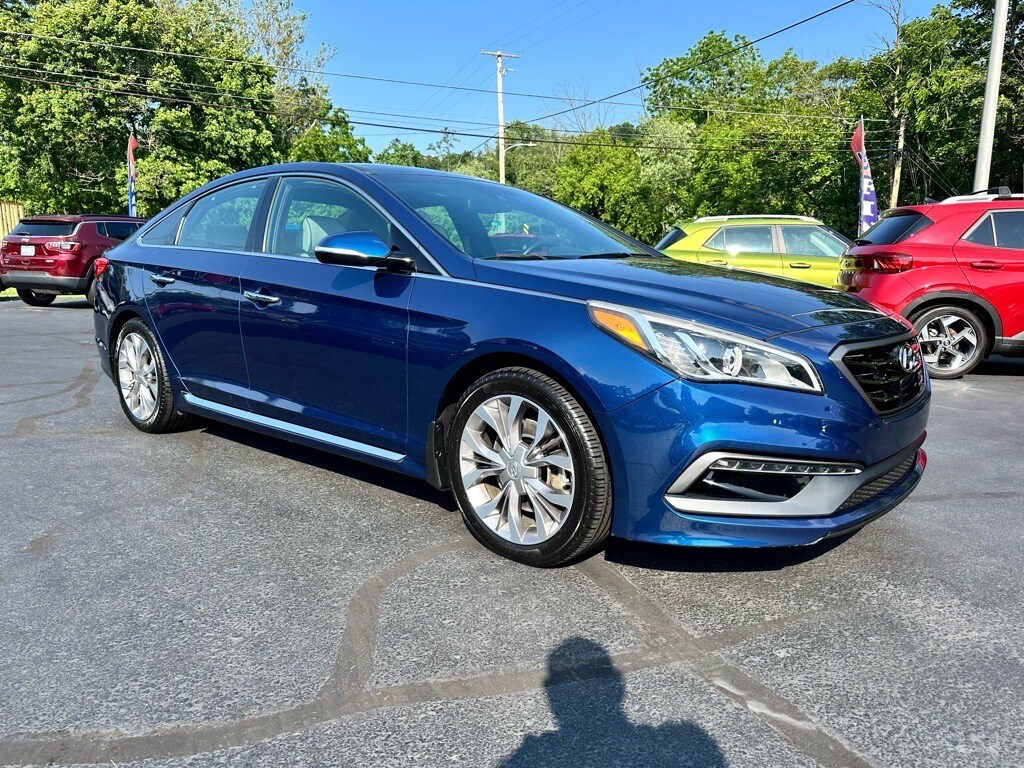 2017 Hyundai Sonata Limited 2.0T photo 2