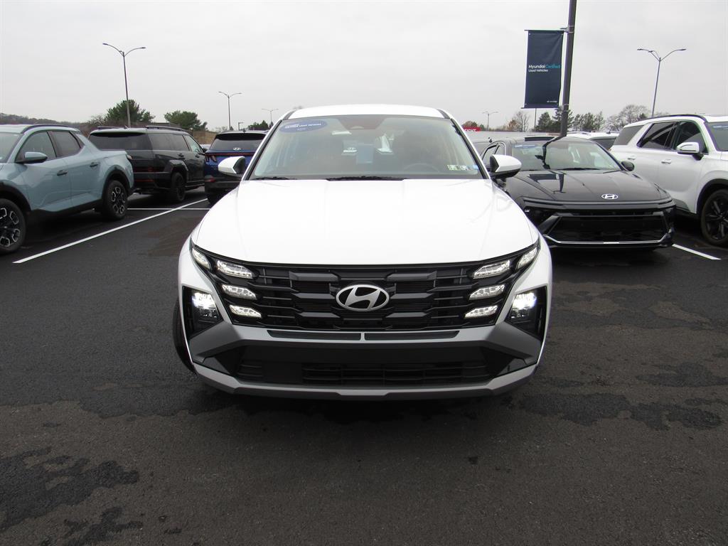 2025 Hyundai Tucson SE photo 3