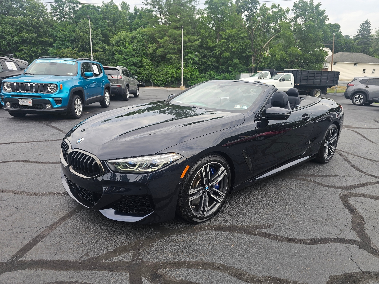 2022 BMW 8 Series M850i - Photo 17