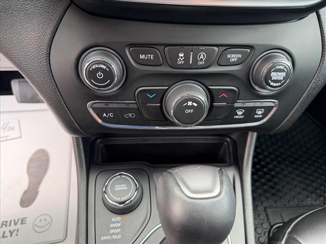2019 Jeep Cherokee Latitude Plus - Photo 23