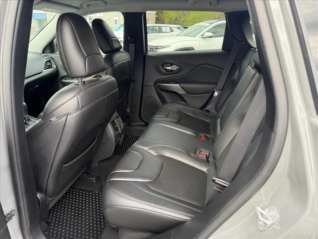 2019 Jeep Cherokee Latitude Plus - Photo 12