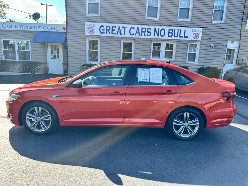 2021 Volkswagen Jetta SE R-Line photo 4