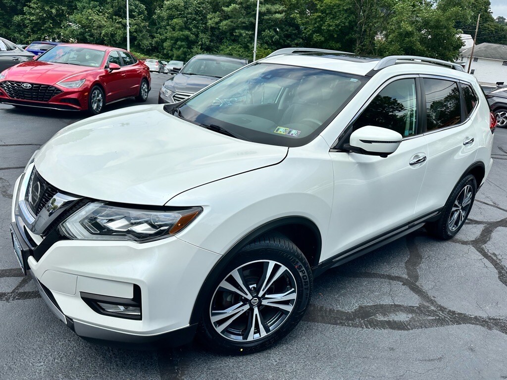 2017 Nissan Rogue SL photo 2