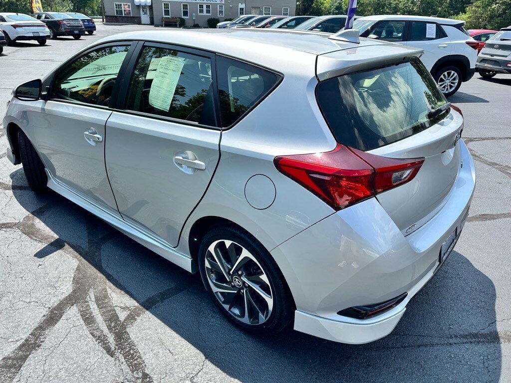 2017 Toyota Corolla iM Base photo 3