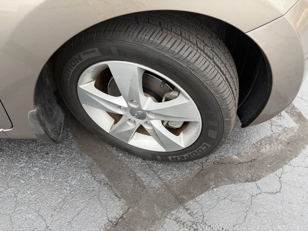 2013 Hyundai Elantra GLS photo 4
