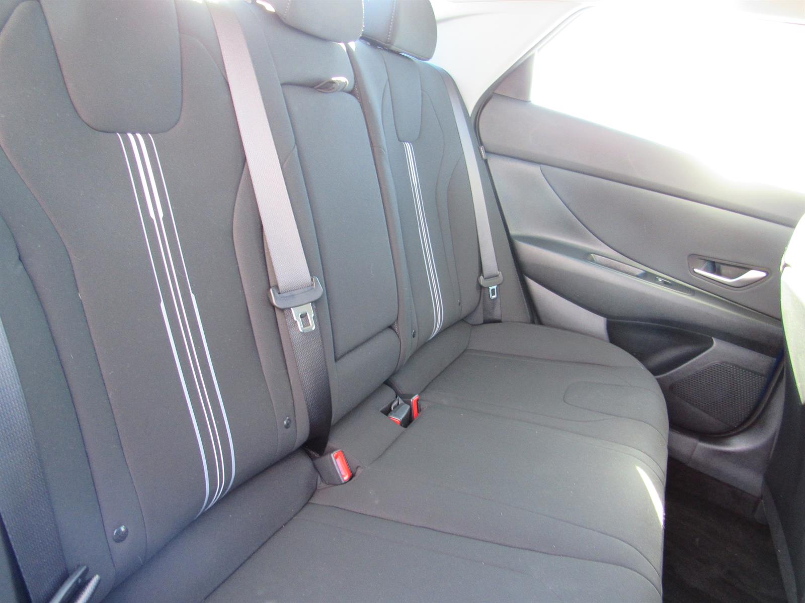 2025 Hyundai Elantra SEL - Photo 22