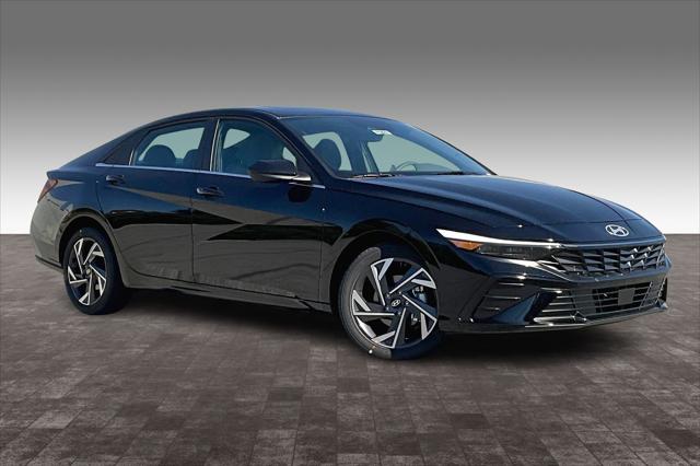2025 Hyundai Elantra SEL Convenience photo 2
