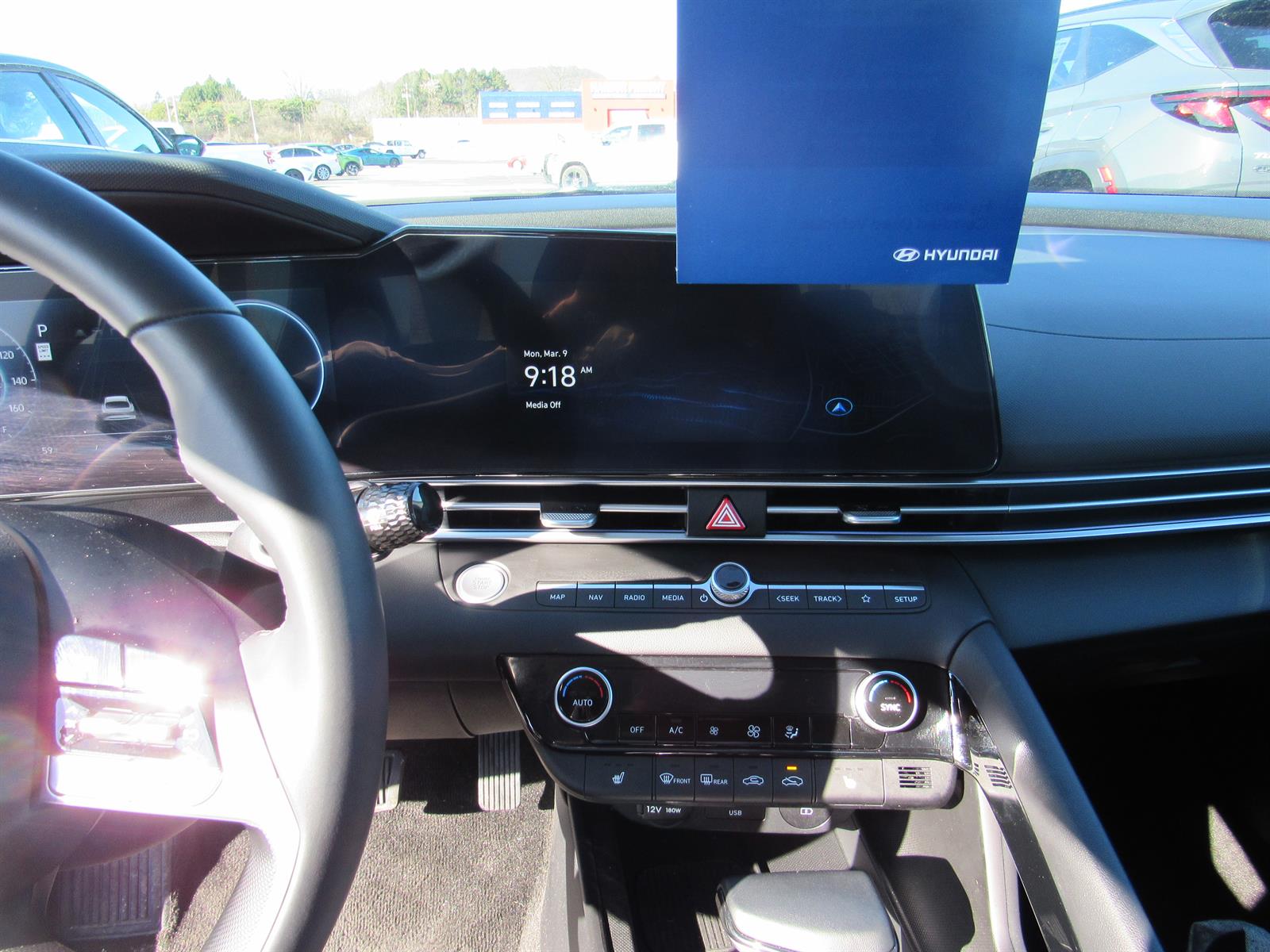 2025 Hyundai Elantra SEL - Photo 15