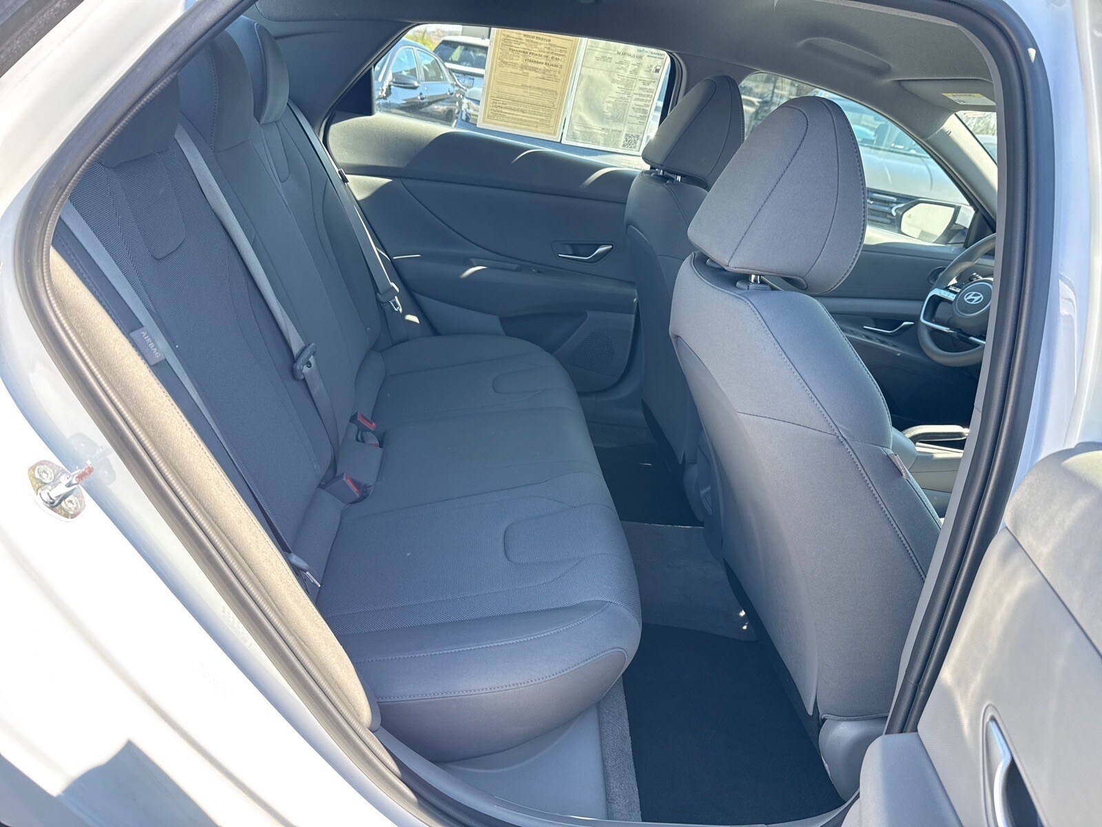 2024 Hyundai Elantra SE - Photo 14