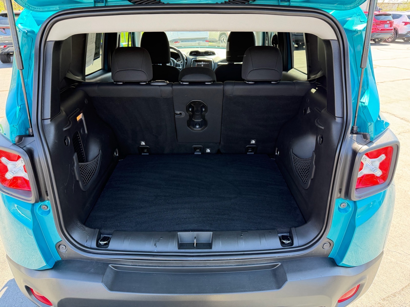 2020 Jeep Renegade Latitude - Photo 12