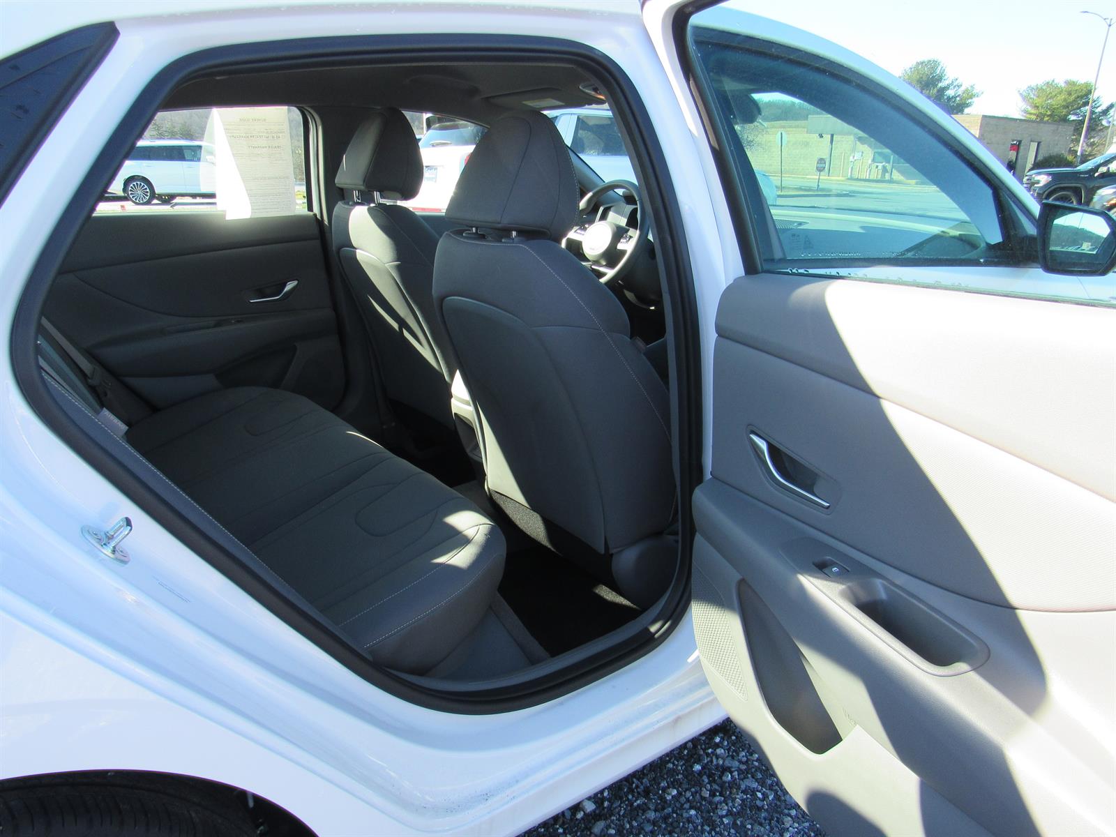 2025 Hyundai Elantra SEL - Photo 20