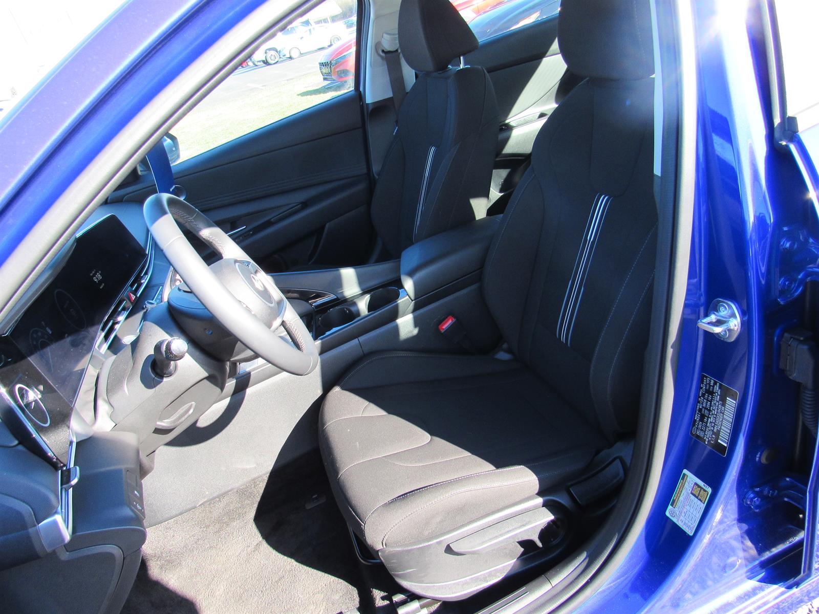 2025 Hyundai Elantra SEL - Photo 11