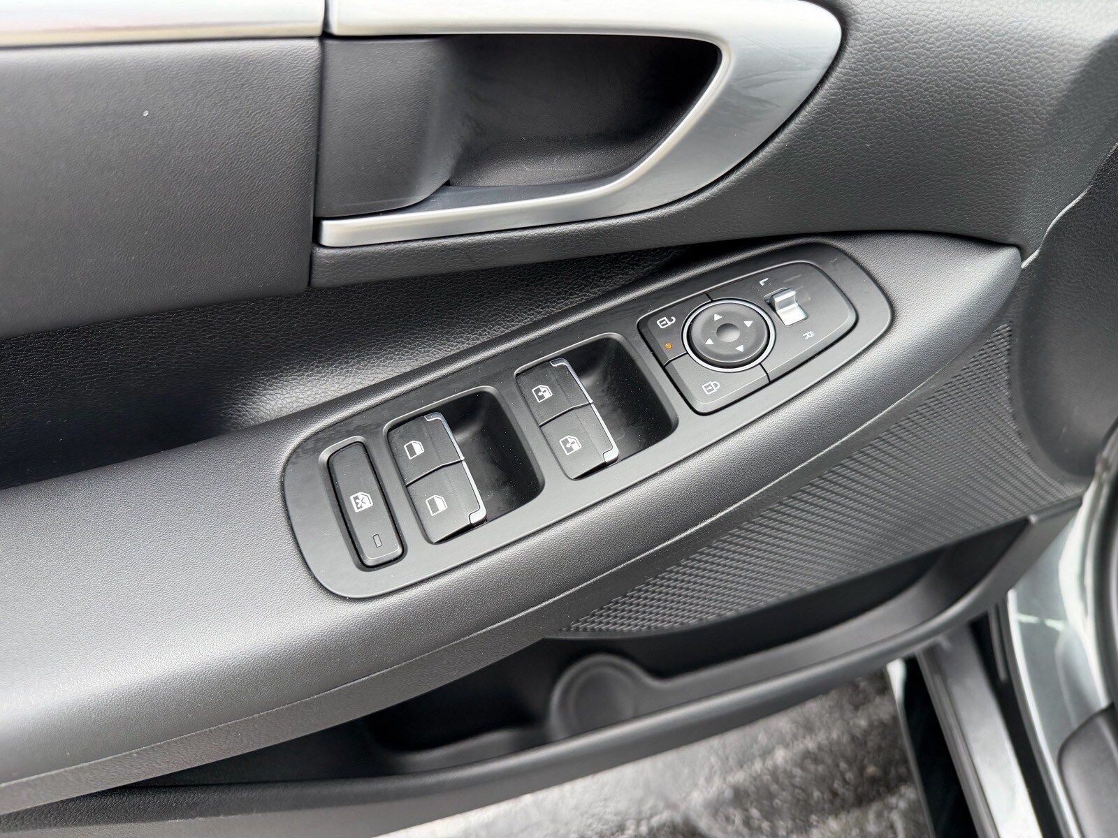 2025 Hyundai Sonata SEL - Photo 16