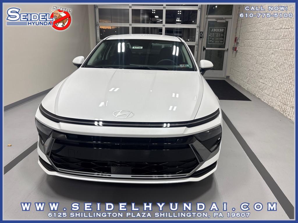 2026 Hyundai Sonata SE's photo