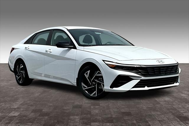 2025 Hyundai Elantra SEL Sport photo 2