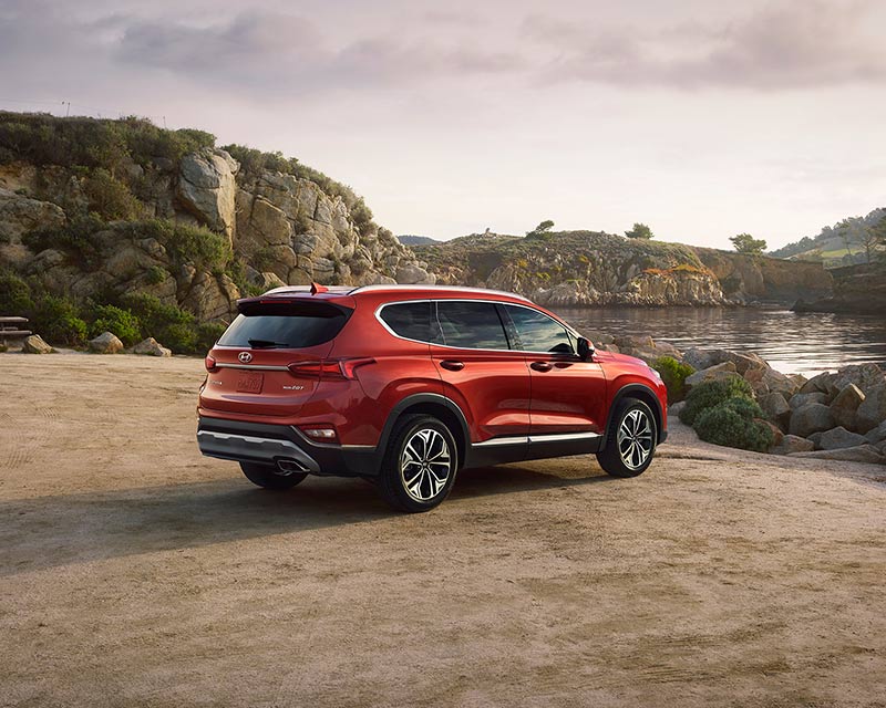 Hyundai Santa Fe vs. Honda Pilot SUV Comparison