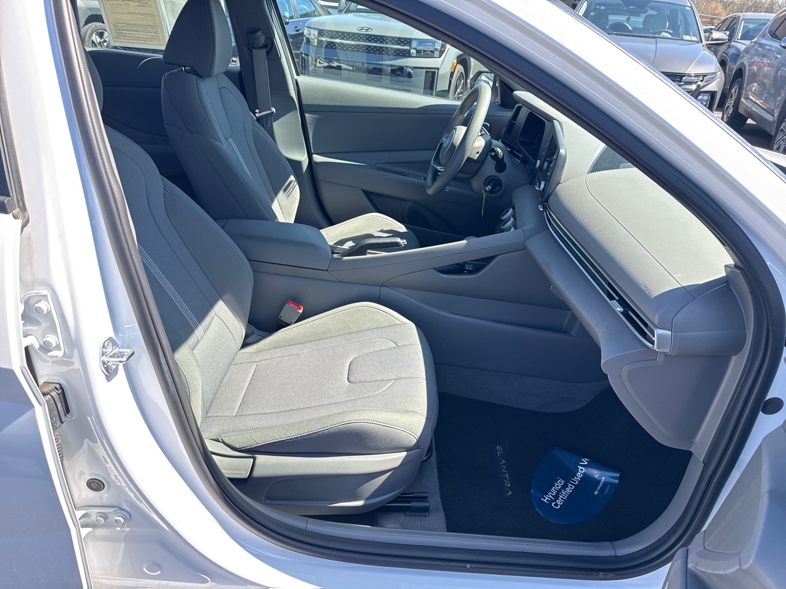 2024 Hyundai Elantra SE - Photo 13